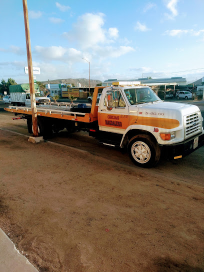 Gruas :Magdaleno.